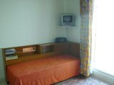 http://box.ics.fr/qmk_MARTY_spo_1/vacances/photo/1001SALON1.jpg