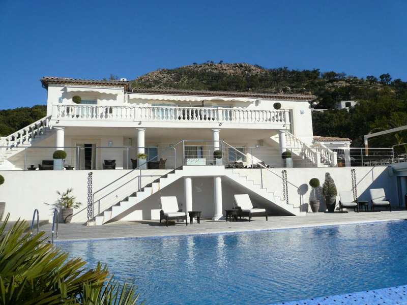 Location Villa � SAINT-TROPEZ