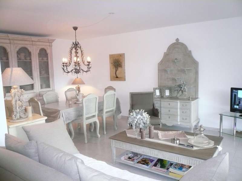 Location  Appartement  �  MANDELIEU