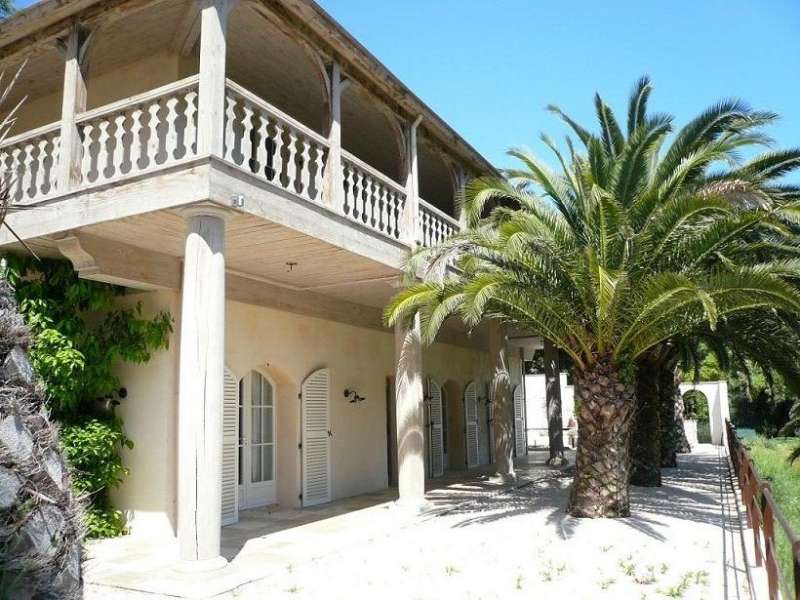 Location Villa � SAINT-TROPEZ